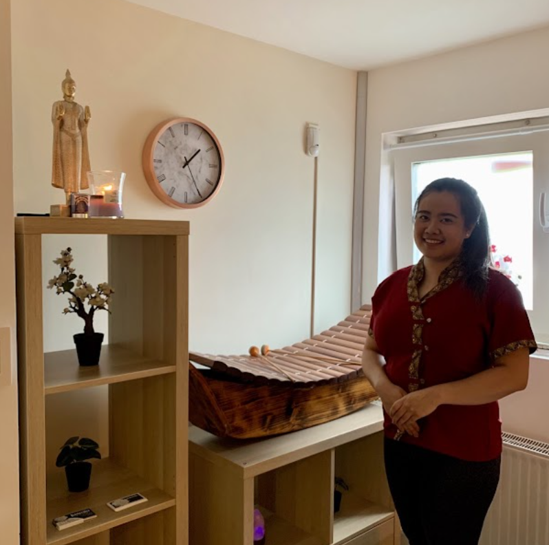 Jusmin Thai Massage therapist in the salon